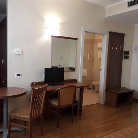 Albergo Ristorante Campanile Azzurro Villafranca Padovana Buitenkant foto