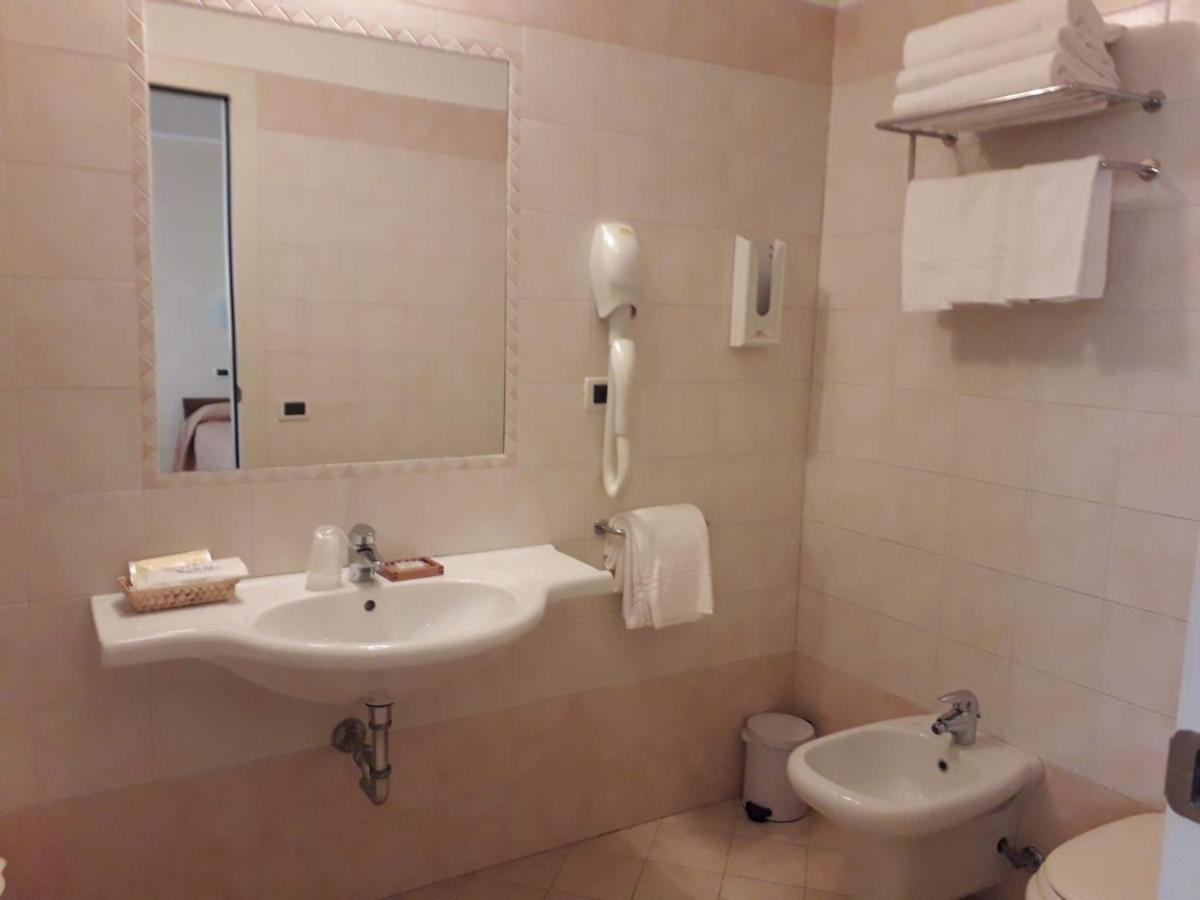 Albergo Ristorante Campanile Azzurro Villafranca Padovana Buitenkant foto