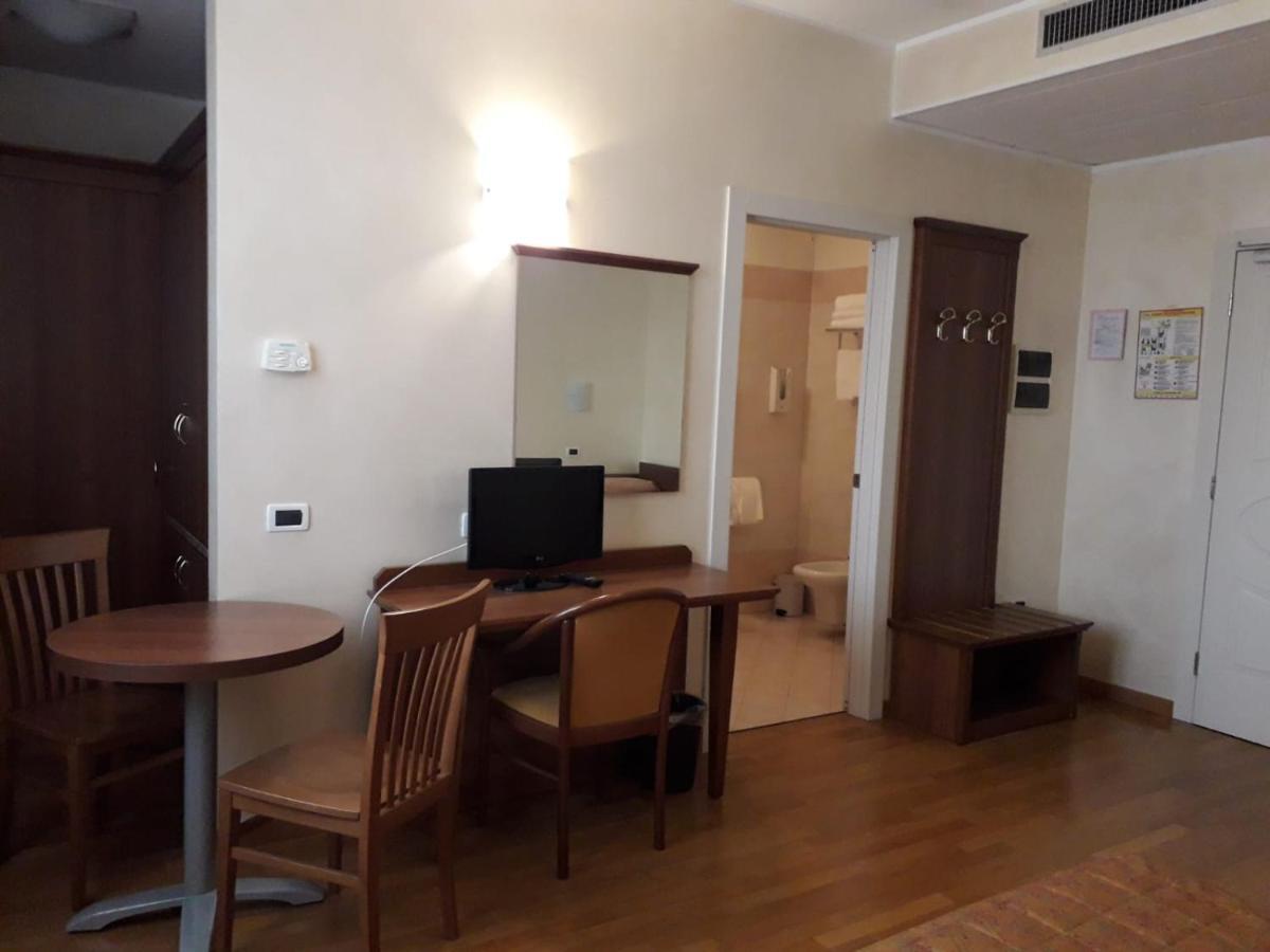 Albergo Ristorante Campanile Azzurro Villafranca Padovana Buitenkant foto